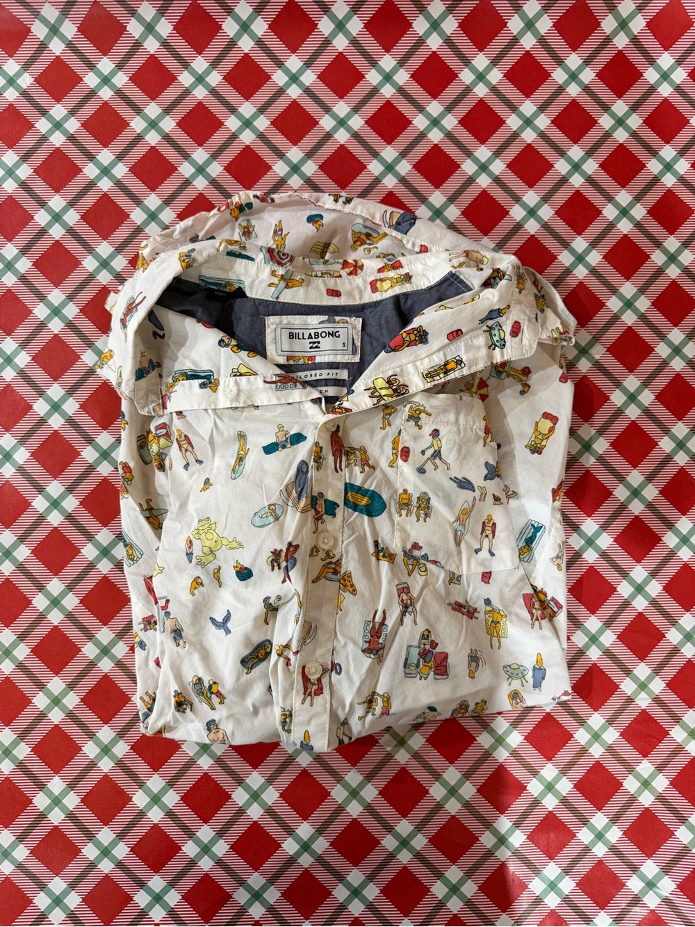 Billabong White Short-Sleeve Surf Print Shirt with Multicolor Motifs